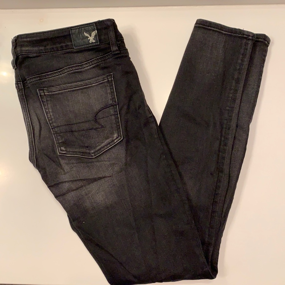 American Eagle Black distressed jeans size 6